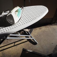 アイロンとアイロン台、動作確認済み、まだまだ使えます、の画像