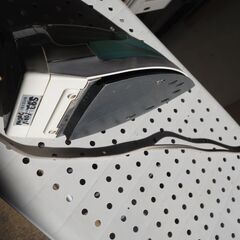 アイロンとアイロン台、動作確認済み、まだまだ使えます、の画像