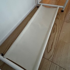 子供用ハンガーラックの画像