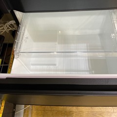 ⭐️美品⭐️2023年製 TOSHIBA 326L冷蔵庫 GR-U33SC コンパクト 全段ガラス棚 うるおいラップ野菜室 自動製氷 No.7694 KEの画像