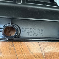 プリウス　黒　純正サイドステップ？マッドガード？左右の画像