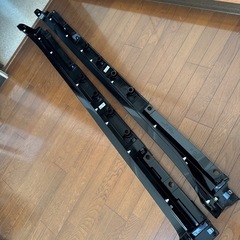 プリウス　黒　純正サイドステップ？マッドガード？左右の画像