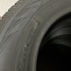 新品
スタッドレスタイヤ　175/70/14の画像