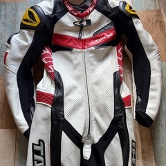 美品！使用少！RSタイチ NXL305 レーシングスーツ 希少サイズLスリムの画像