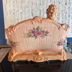 美しい陶器人形の画像