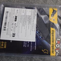 ４連シガーソケット　ＵＳＢ端子付き　未使用・未開封の画像