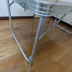 アウトドア折りたたみアルミテーブル　美品の画像
