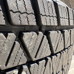 スタッドレスタイヤの画像