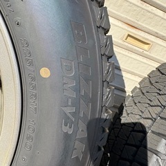 スタッドレスタイヤの画像