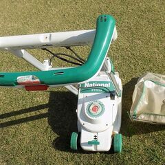 Ｎａｔｉｏｎａｌ　芝刈り機　ＥＹ２２３３の画像
