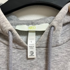 adidasNEOトレーナーの画像