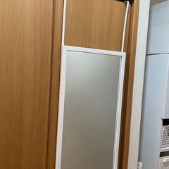 ニトリ高さが調整可能なドア掛けミラーの画像