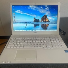 FUJITSUノート型パソコンの画像