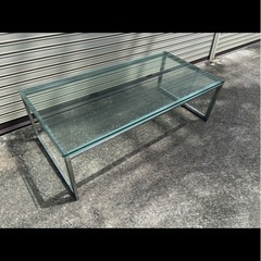 ガラステーブルの画像