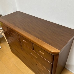 木製タンスの画像