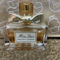 DIOR香水、%オイルの画像