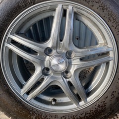 スタッドレスタイヤ、ホイールセットの画像