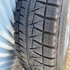 スタッドレスタイヤ、ホイールセットの画像