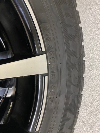 スタッドレスタイヤホイール　22年製　215/60R16