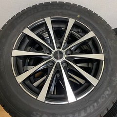  スタッドレスタイヤホイール　22年製　215/60R16の画像