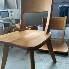 木目　低めの椅子の画像