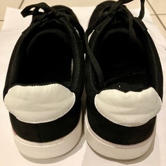 GU ライトソールスエードタッチスニーカーの画像