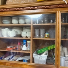 色々なごく普通の食器や湯呑みやらですの画像