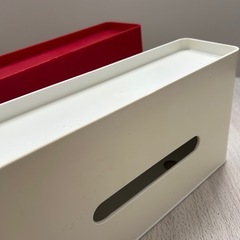 プラスチックティッシュボックス 赤白セットの画像
