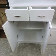 食器棚　高さ約180cmの画像