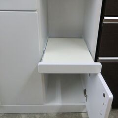 食器棚　高さ約180cmの画像