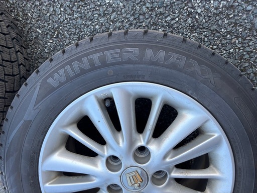 【SALE】スタッドレスタイヤ　215/60R16 ¥50,000  宮城県・山形県で受け渡し可能　　　処分予定