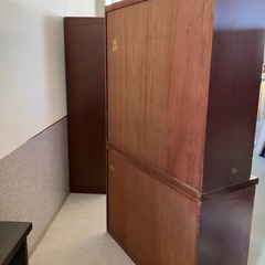 サ2511-277 ミッドセンチュリー風 カップボード 回転扉付き キズ汚れはがれ有りの画像