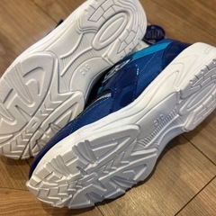 子どもスニーカー新品の画像