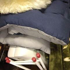 キャンプ用？折りたたみ簡易ベッドの画像