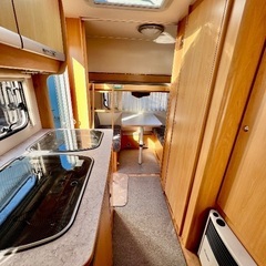 キャンピングトレーラーの画像