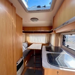 キャンピングトレーラーの画像