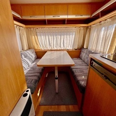 キャンピングトレーラーの画像