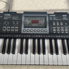 【1,000円】電子ピアノ 光る鍵盤 キーボード ジャンク品の画像