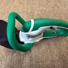 【決まりました 】Makita 充電式生垣バリカンMUH354D の画像