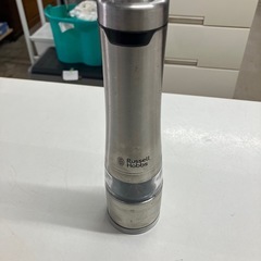 O2511-392 Russel Hobbs 電動ミル ソルト＆ペッパー 7921JP 通電確認済み 単3電池4本使用 ※電池は付いていません 中古の画像