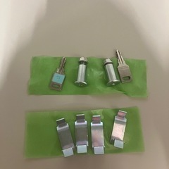 J606⭐️オフィスロッカー　鍵付き　棚分割可能の画像