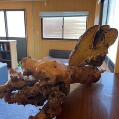 木の置物の画像