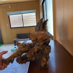 木の置物の画像