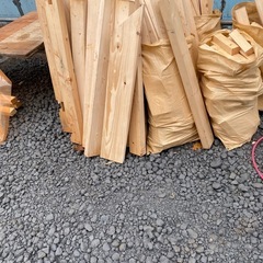 キャンプや薪ストーブにいかがですか？？の画像