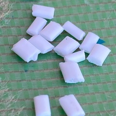 無料でさしあげます♡ポリプロピレン(PP)ホワイト25kg×2袋22kg×1袋PPW-D-2303長方形大凡4mm厚み1.5mmの画像