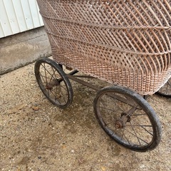 乳母車　ベビーカー　手押し車　藤製　昭和レトロ　アンティーク
　の画像
