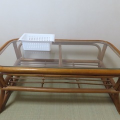 無料(値下げ)⚠︎アンティークラタンチェア　二人掛けテーブルセット　ラウンジチェア　籐　家具　椅子　テーブルの画像