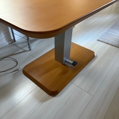 木製　昇降テーブルの画像