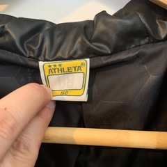 ATHLETA キルティングベンチコート 160 ブラックの画像