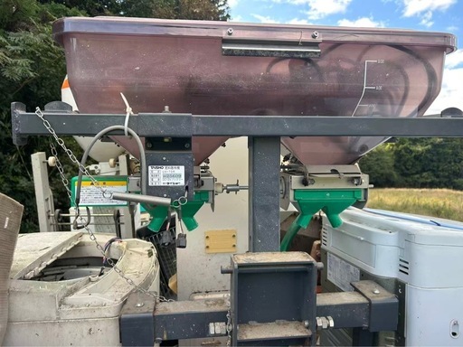 UX-70R 中古 車速連動 肥料散布機 
